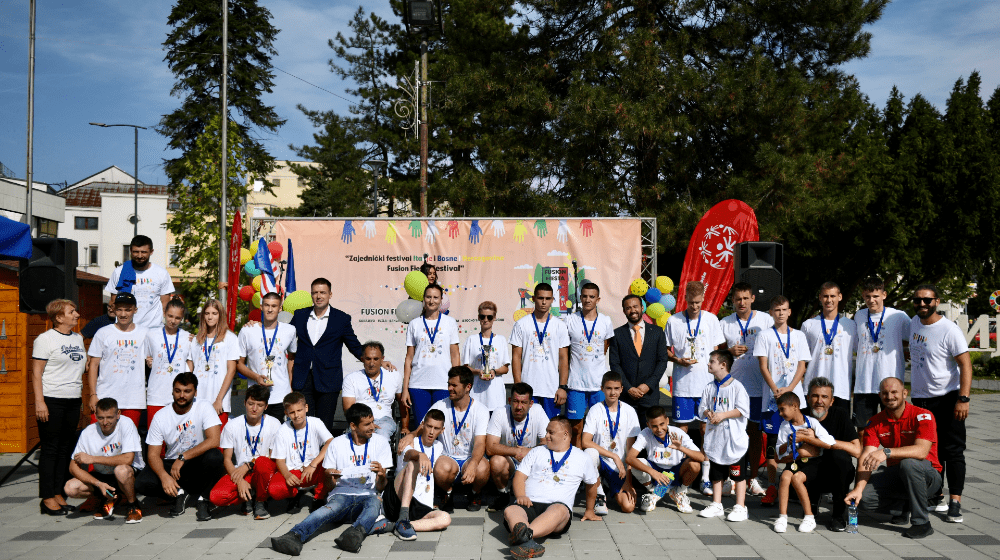 Portret fotografija ucesnika Inkluzivnog zajedničkog festivala održan u Bijeljini